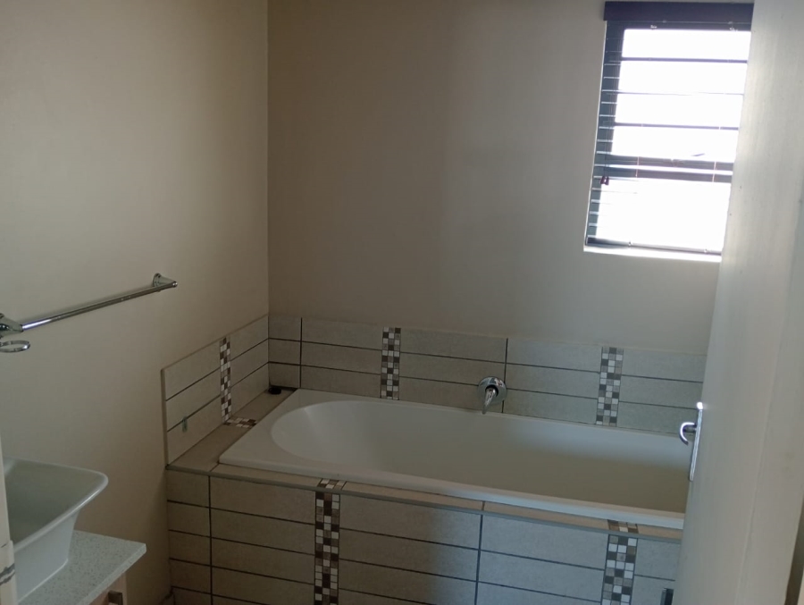 3 Bedroom Property for Sale in Waterkloof East North West